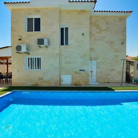 Kleio * Ajia Napa